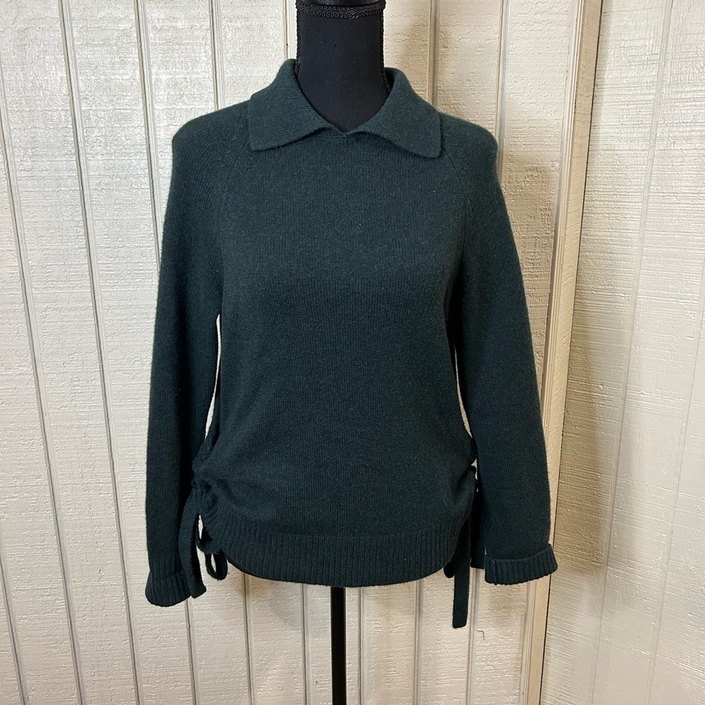 Frame Le Side Tie Crop Sweater, size medium. Some light pilling (see pictures).